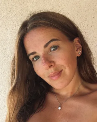 Apolline, praticienne en madérothérapie chez Sun & Serenity