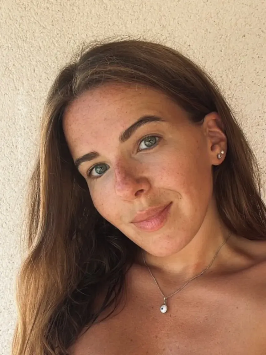 Portrait d’Apolline, fondatrice de Sun & Serenity